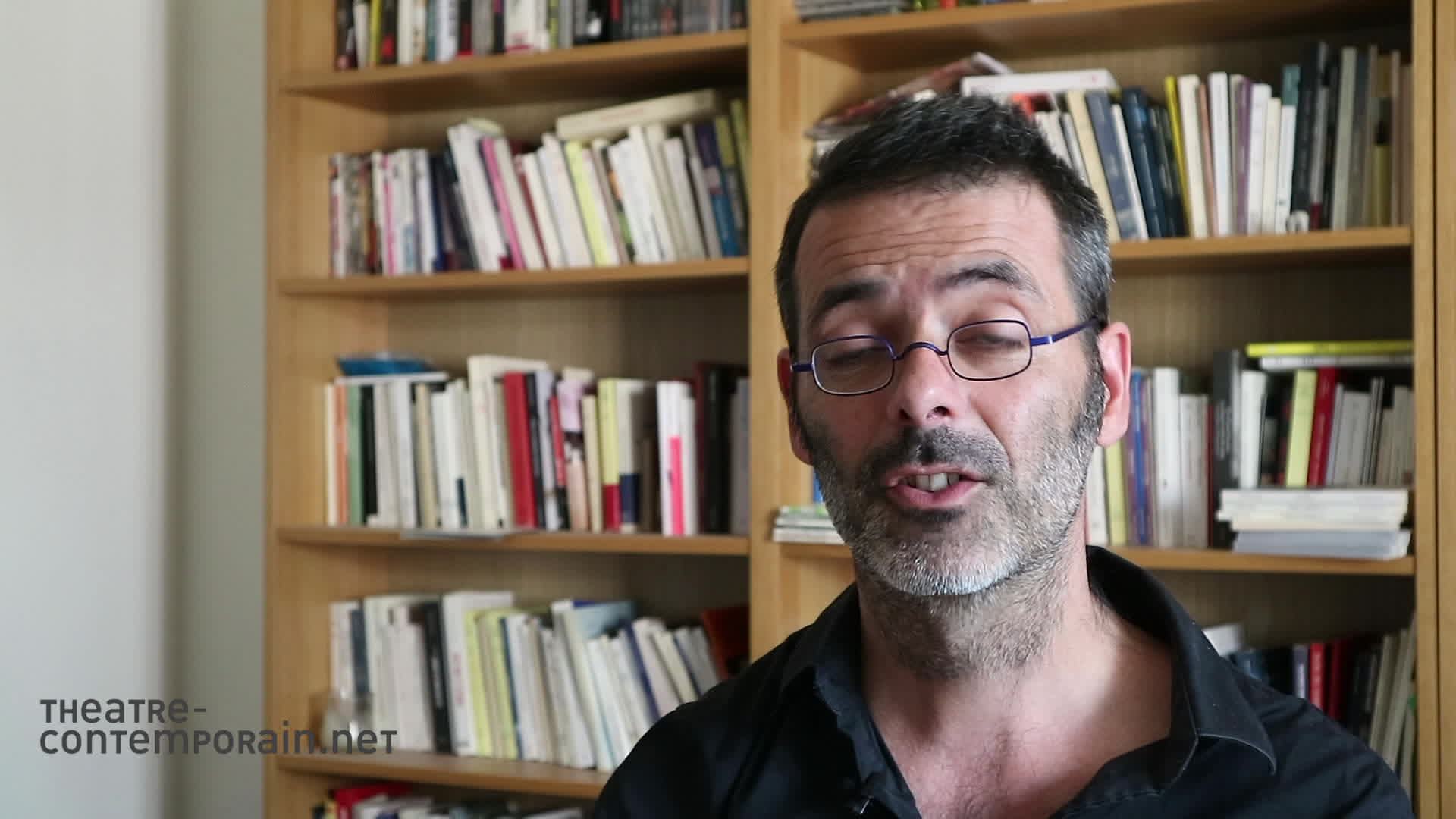 Image de la vidéo Sylvain Renard, "Pigeon-Cyborg ou l’Homme-machine", les difficultés d'écriture
