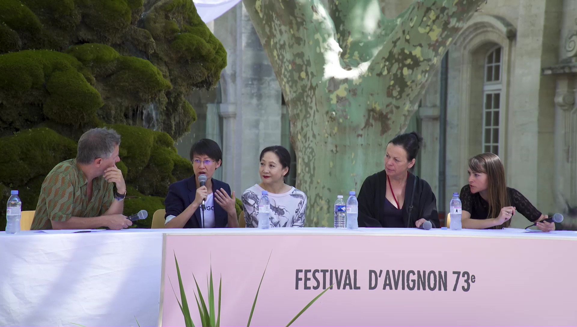 Vidéo Jana Svobodová et Wen Hui pour "Ordinary People"